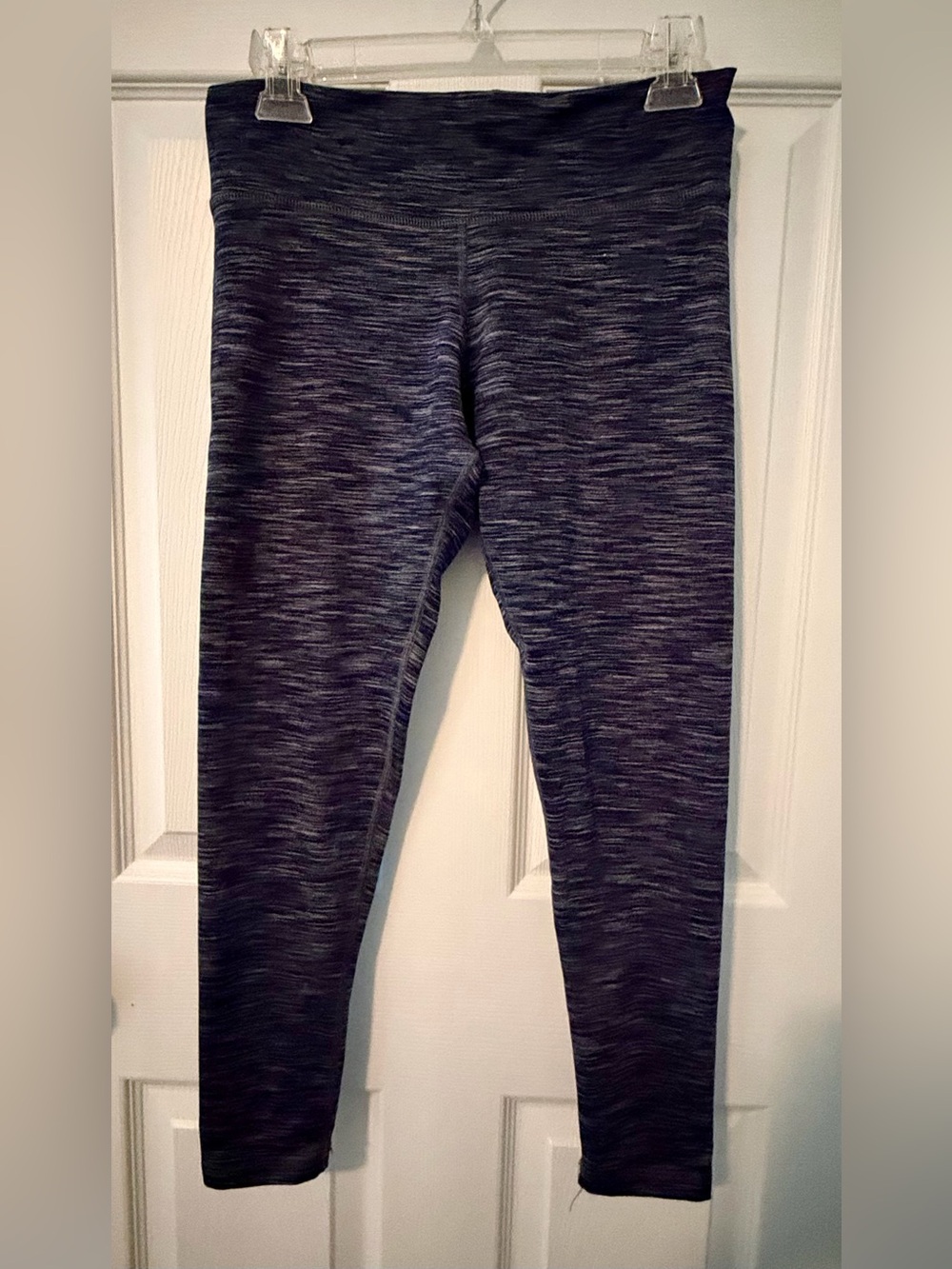 Women’s Dark Heathered Gray Active Leggings